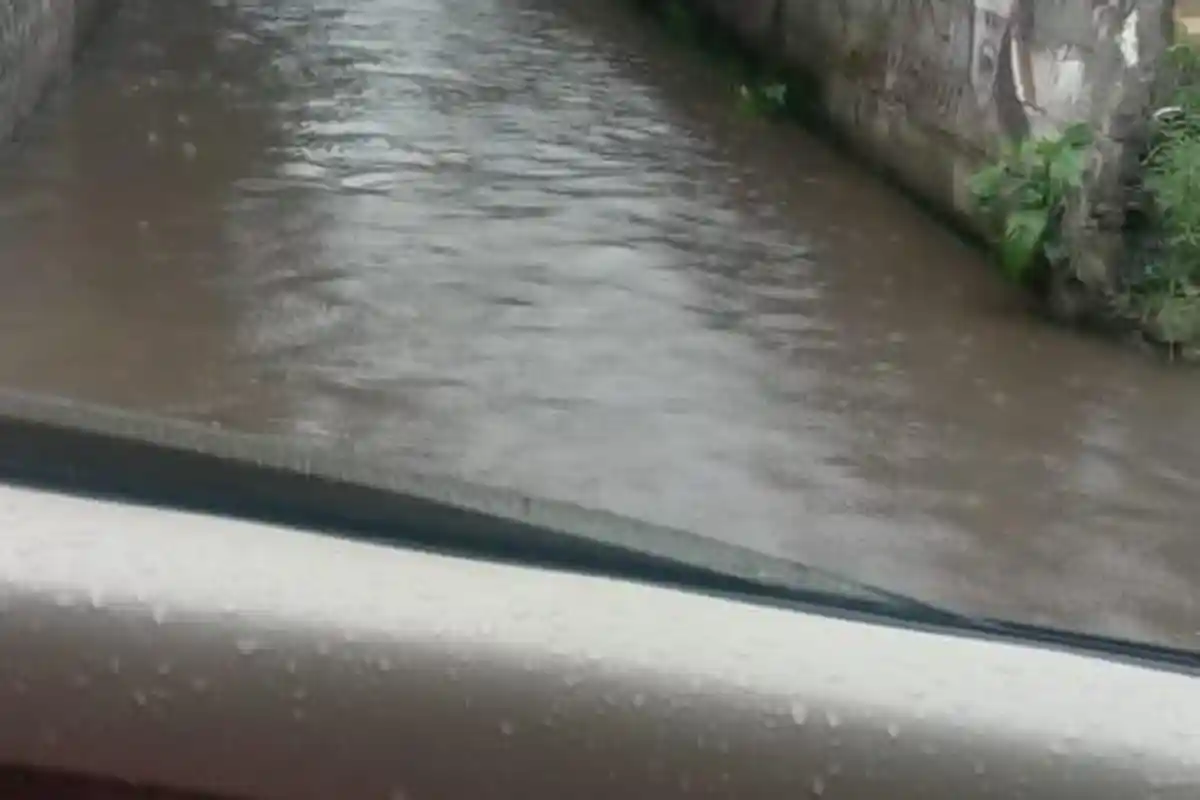 Banjir di Jalan Trans Pulau Flores, Masyarakat Waioti Prihatin dan Resah