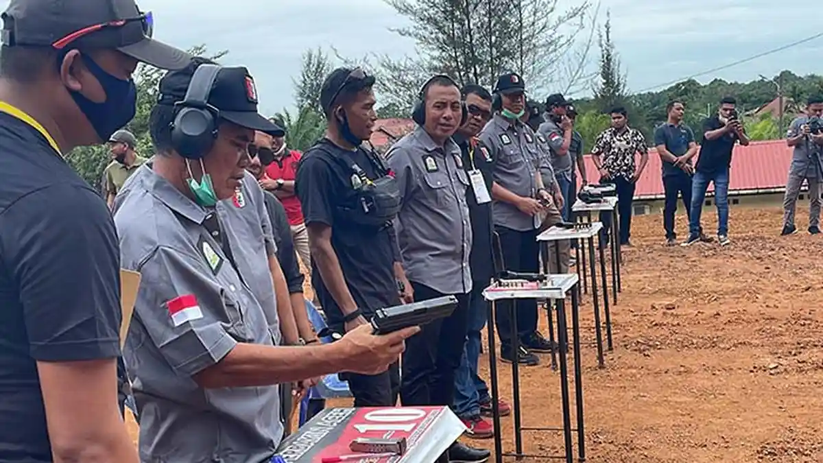 Cerita Bupati Akmal Cara Tanam Sawit agar tak Dimakan Babi Dalam Lomba Menembak di Abdya