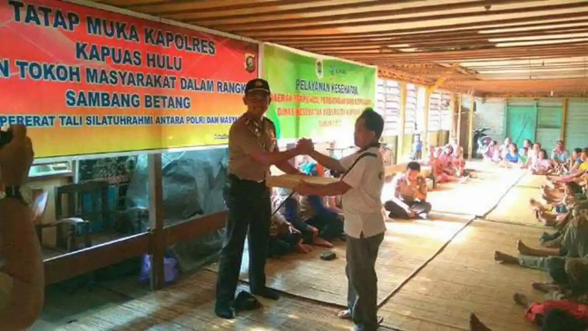 Buat Terobosan, Polres Kapuas Hulu Gelar Sambang Betang