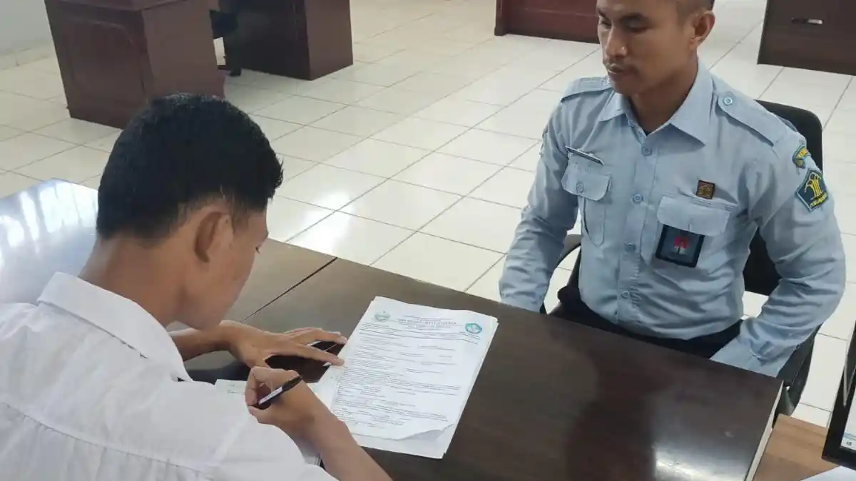 LPKA Kelas I Medan Fasilitasi Ujian Penilian Tengah Semester Pada Anak Binaannya 