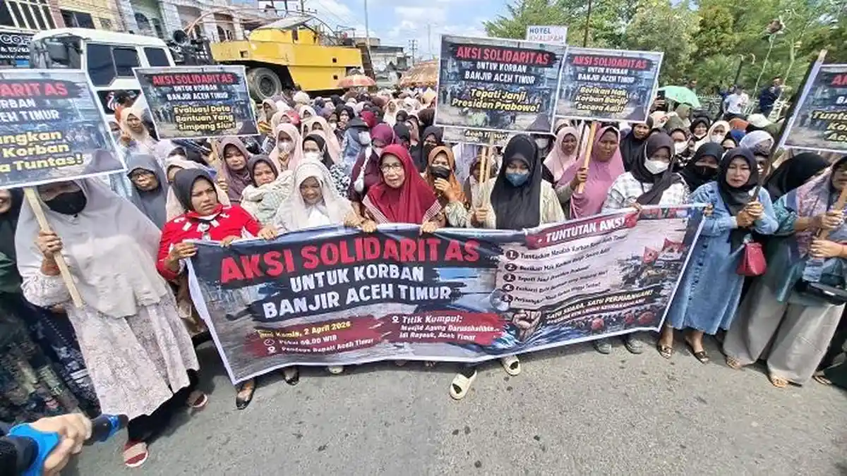 Ratusan Emak-Emak Datangi Pendopo Bupati Aceh Timur, Tuntut Kejelasan Data Korban Banjir