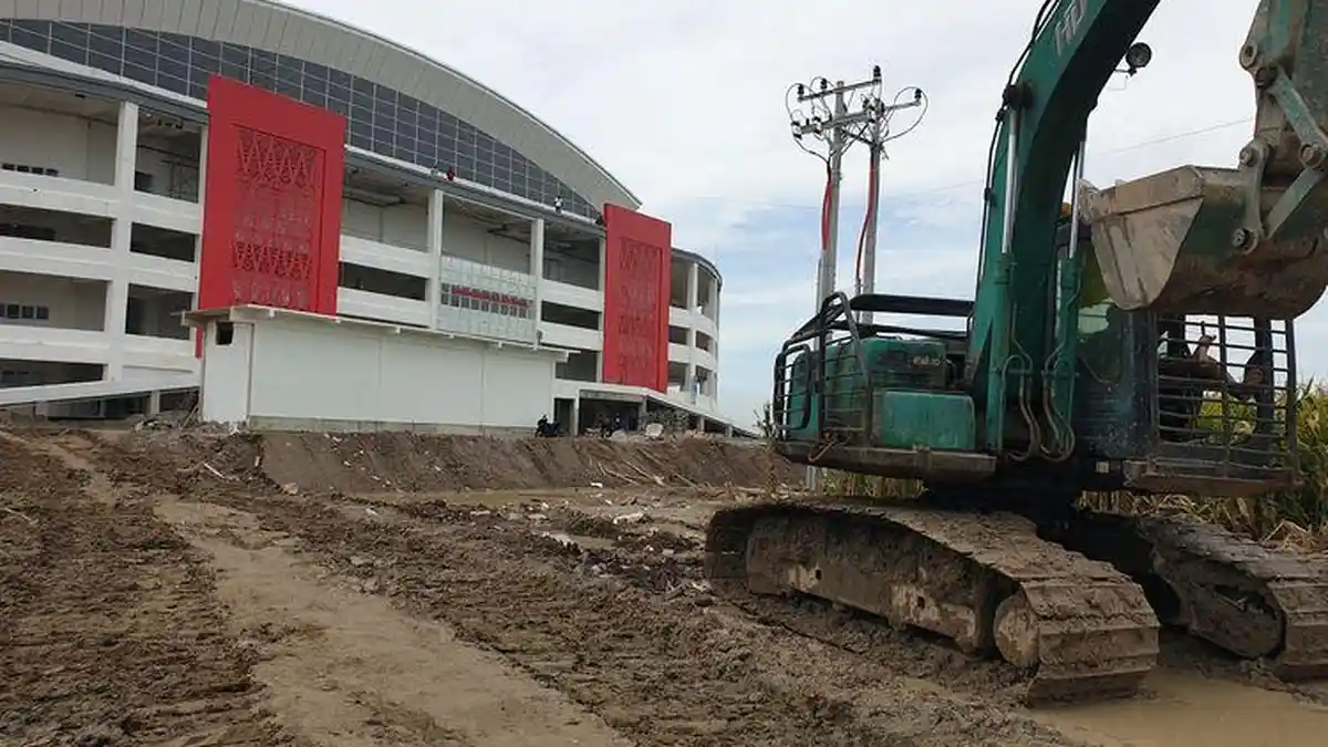 Kata Pj Gubernur dan Menpora soal Viral Atlet Voli Lewat Jalan Berlumpur ke GOR di PON XXI 2024