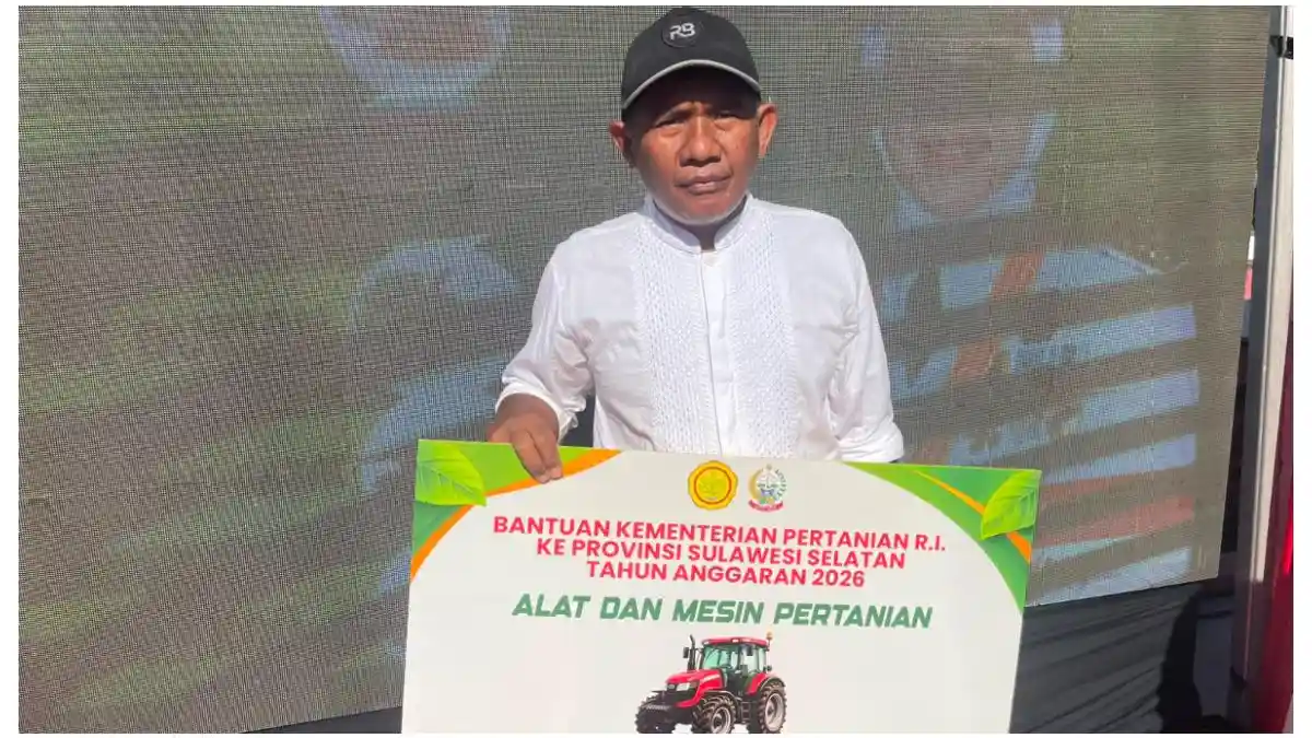 Kaharuddin Tempuh 94 Kilometer Demi Jemput Bantuan Traktor Roda Empat di Makassar - Tribun-timur.com