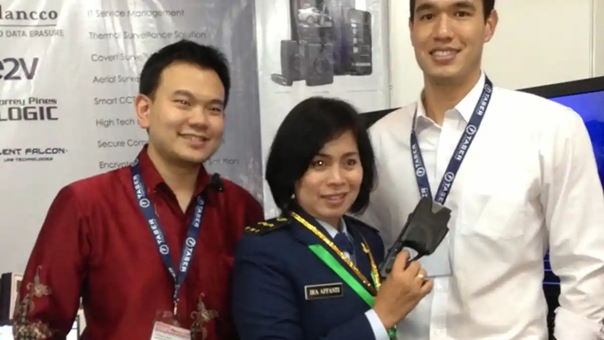 Senjata Kejut Taser diperkenalkan Bagi Penegak Hukum