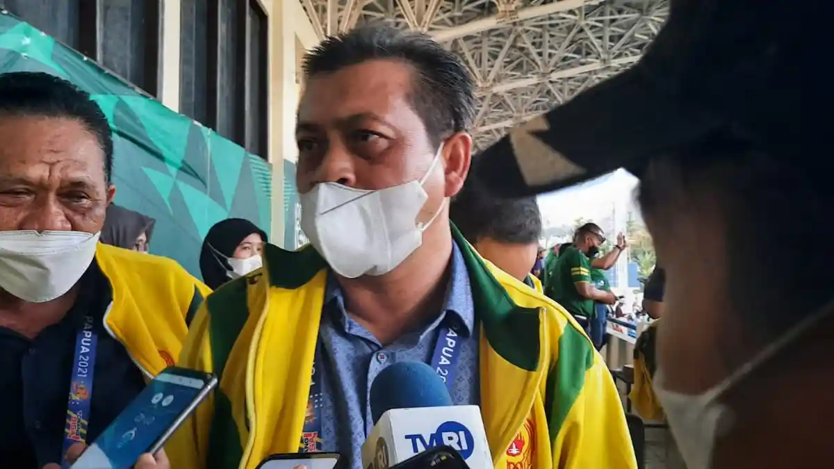 Wagub Hadi Mulyadi Saksikan Langsung Pertandingan Tim Sepak Bola Kaltim Versus Jatim