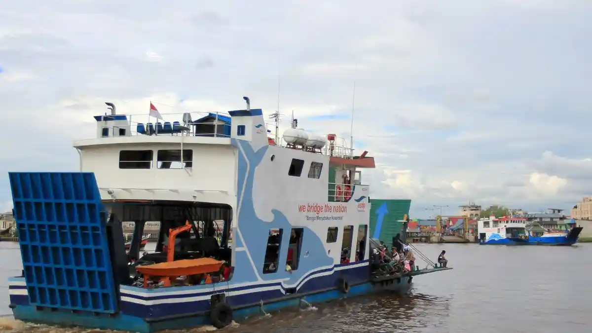 Motor dan Mobil Pribadi Mendominasi Penyeberangan