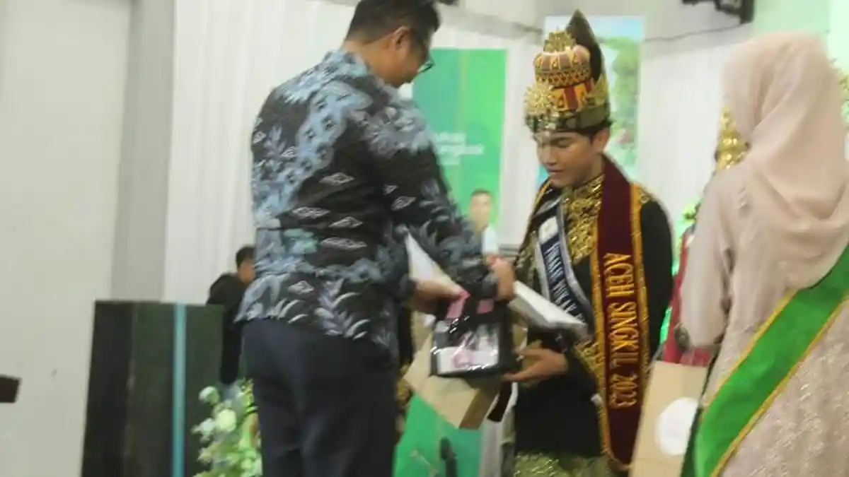 Vima dan Hajiati Duta Wisata Aceh Singkil 2023, Ini Juara II serta III ...