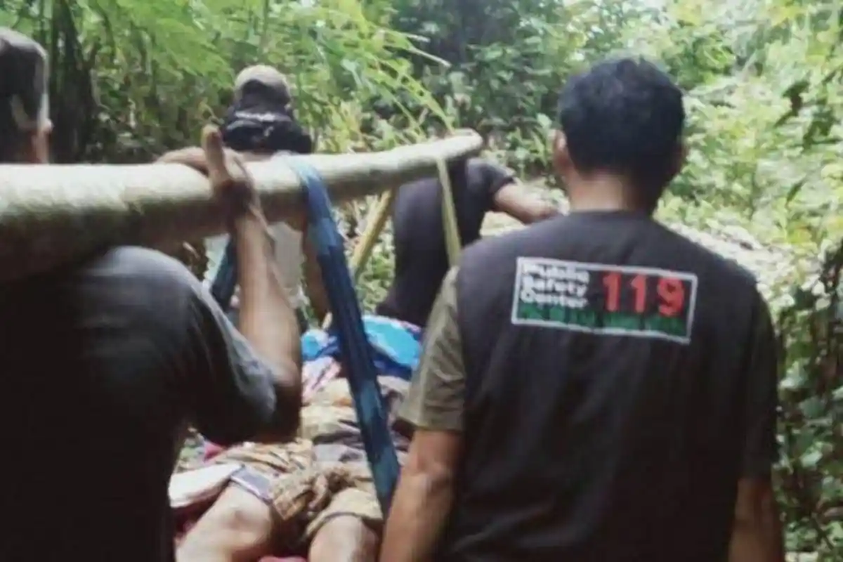 Kecelakaan Pengendara Motor Jatuh ke Jurang 50 Meter di Luwu Utara: Untung Masih Ada Sinyal