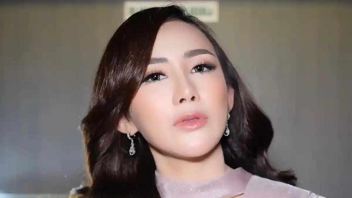 Terinspirasi Pengalaman Pribadi, Ucie Sucita Rilis Single 'Candu Dan Luka'