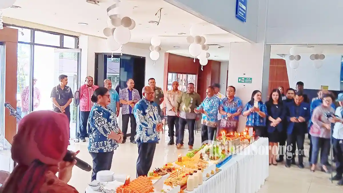 Rayakan HUT ke-54, Septinus Lobat Terharu, Ini Spesial Pertama Kali Dihadiri Banyak Orang