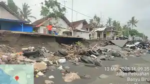 BPBD-Jembrana-saat-melakukan-pemantauan-serta-penanganan-bencana-alam.jpg
