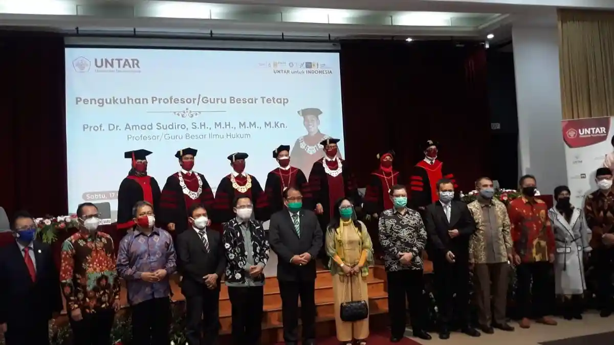 Prof Amad Sudiro Dikukuhkan Jadi Guru Besar Bidang Hukum Pertama Untar