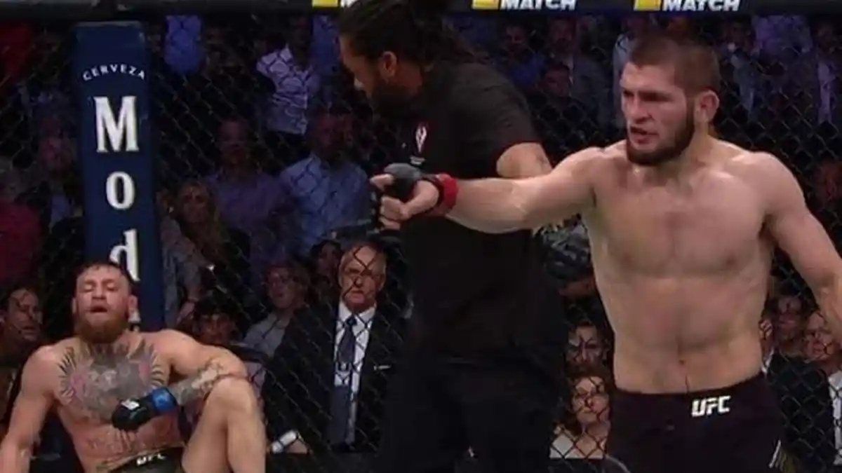 Khabib Disambut Sebagai Pahlawan, McGregor Malah Kena Ini