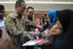 mensos-salurkan-program-keluarga-harapan-di-batam_20180829_000132.jpg
