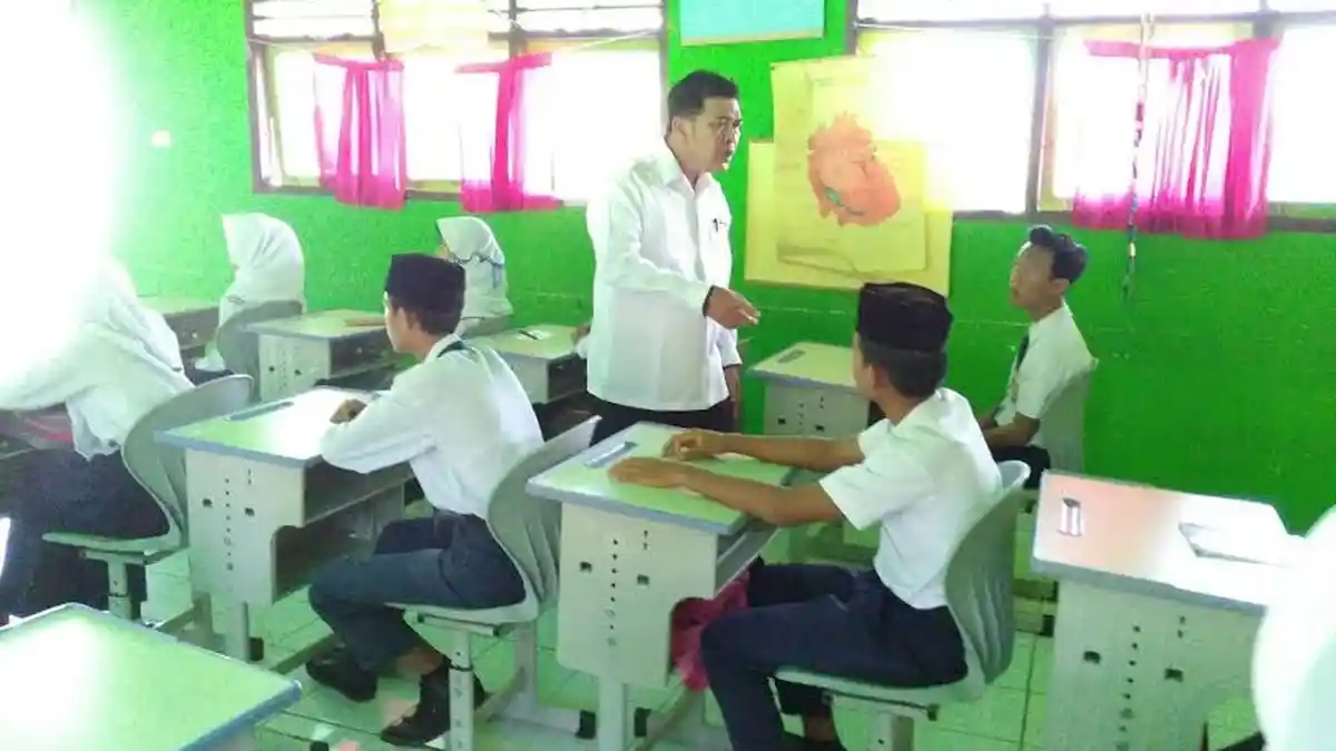 Pantau Penerimaaan Siswa Baru dan Arahkan Siswa PD Jalani Tes