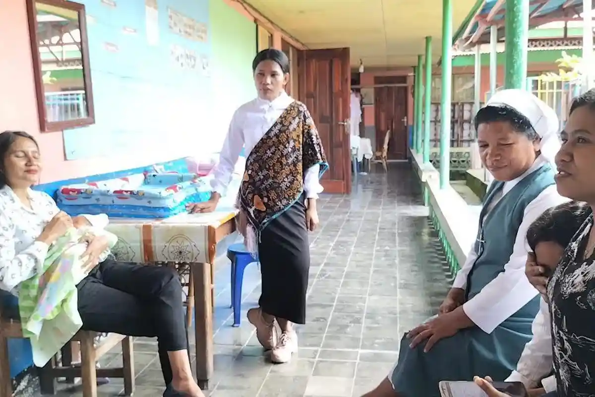 Selama 3,5 Jam Bayi Berusia 12 Hari Dibiarkan Tidur di Lantai Kapela Panti Asuhan di Ende