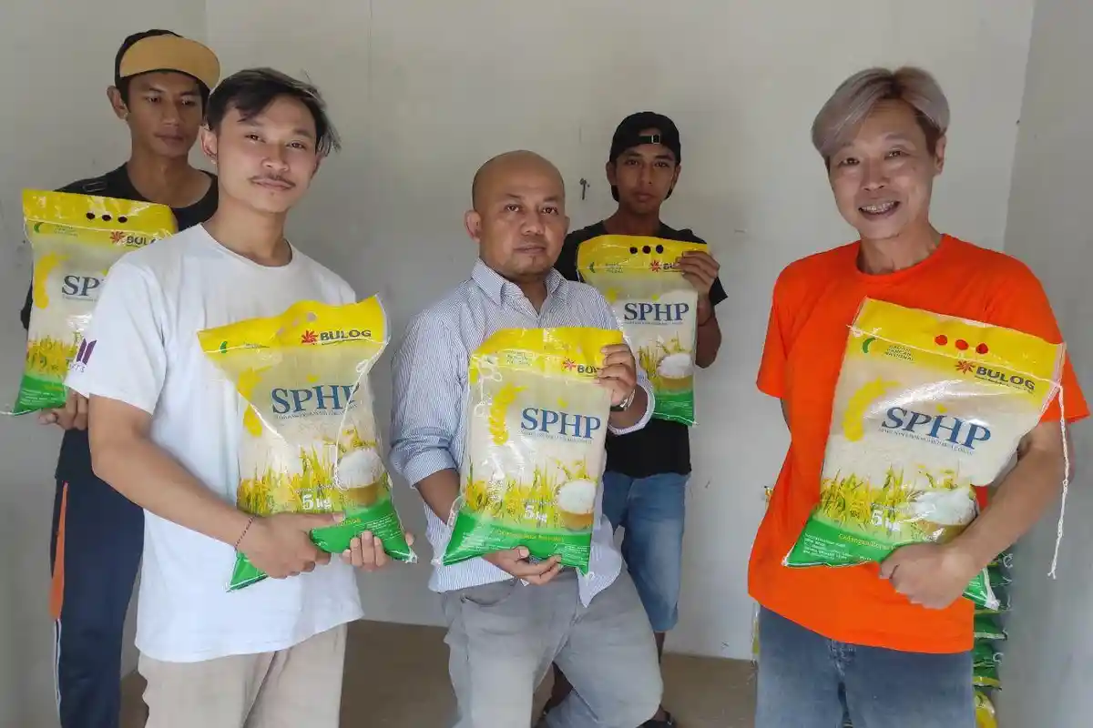 Harga Beras Mahal, Beras Murah dari Bulog Mulai Diburu Masyarakat di Kota Blitar