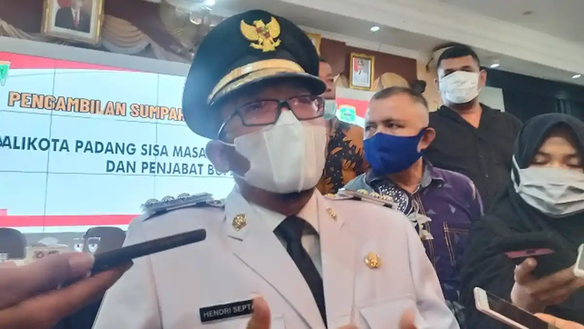 Hendri Septa Gerak Cepat Setelah Sah jadi Wali Kota Padang, Disdukcapil Sasaran Pertama