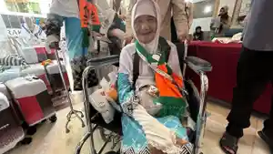 Marsiyah-jemaah-haji-Indonesia-tertua-asal-Kabupaten-Ked.jpg
