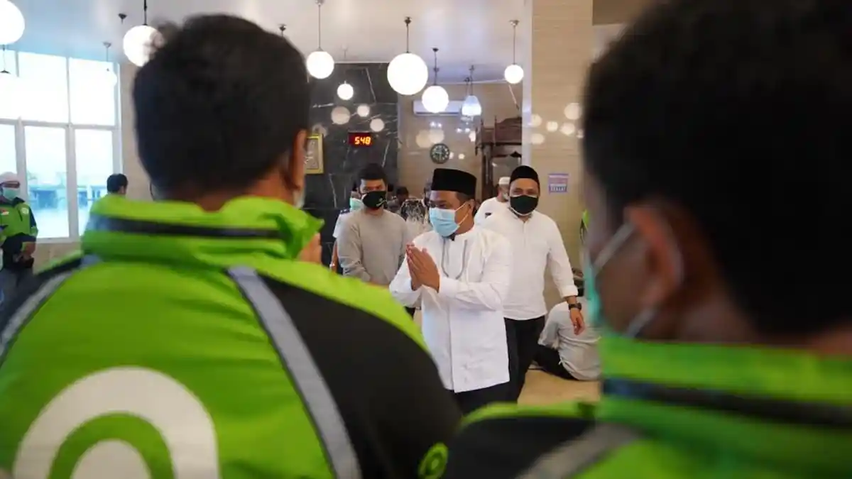 Hadir Salat Subuh Bersama Gojek, Wagub Sulsel Ingatkan Driver Mengejar Keberkahan Rezeki