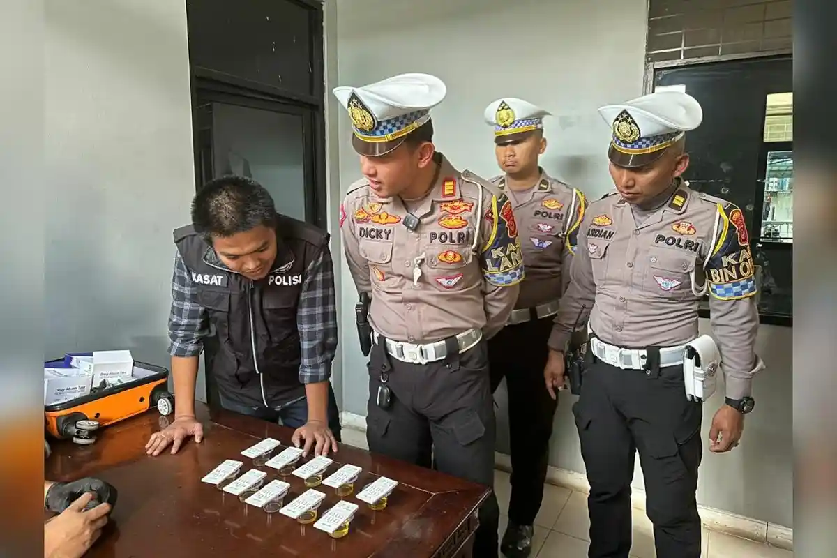 Jelang Mudik Lebaran, Sopir Bus di Terminal Cileungsi Bogor Dites Urine, Begini Hasilnya