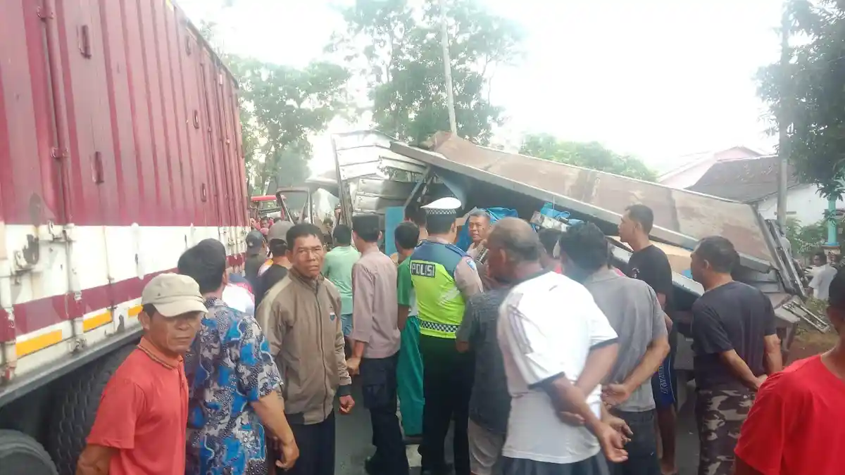 BREAKING NEWS: Kecelakaan Maut di Jalan Diponegoro Adipala Cilacap, Satu Tewas Dua Luka