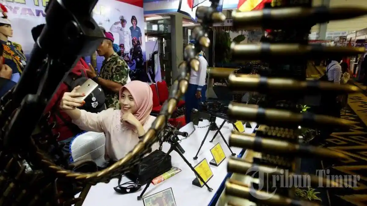 Pameran Pendidikan Kopertis IX, SYL: Pendidikan Jangan Dijadikan Industri - kemeriahan-pameran_20170215_004144.jpg