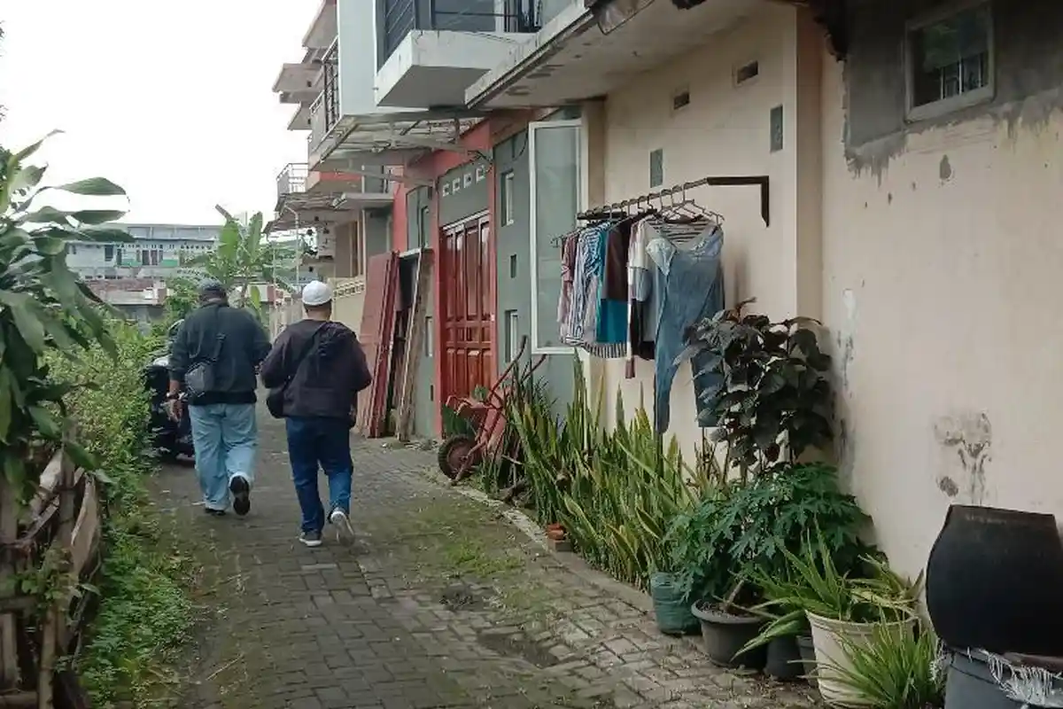 Naik Motor Sambil Celingukan, Viral Pengendara Motor di Malang Beraksi Curi Pakaian Dalam Perempuan