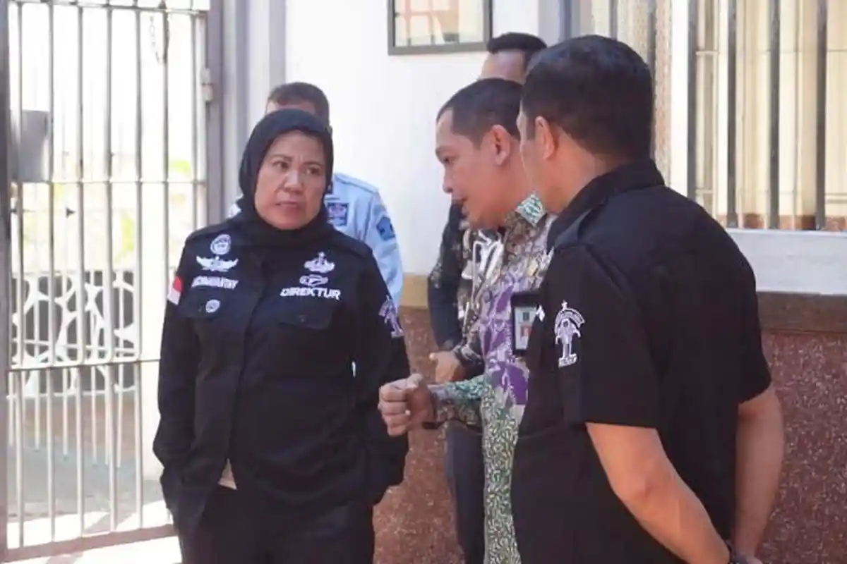 Direktur Poltekip Rachmayanthy Memonitor PKL Taruna di Lapas Kelas IIB Selong