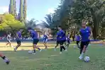 Sulut-United-FC-latihan-di-Lapangan-PLTD-Waena-Jayapura-Papua-Selasa-21112023.jpg