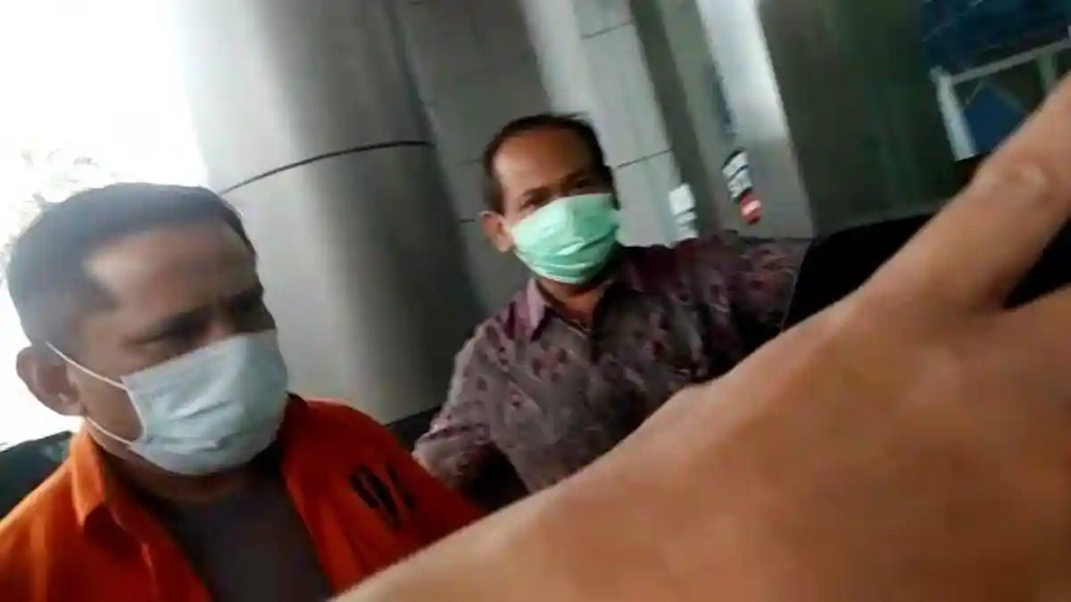 Irjen Napoleon dan Brigjen Prasetijo Berbaju Tahanan Tapi Tak Diborgol, Polri : Tak Ada Perbedaan