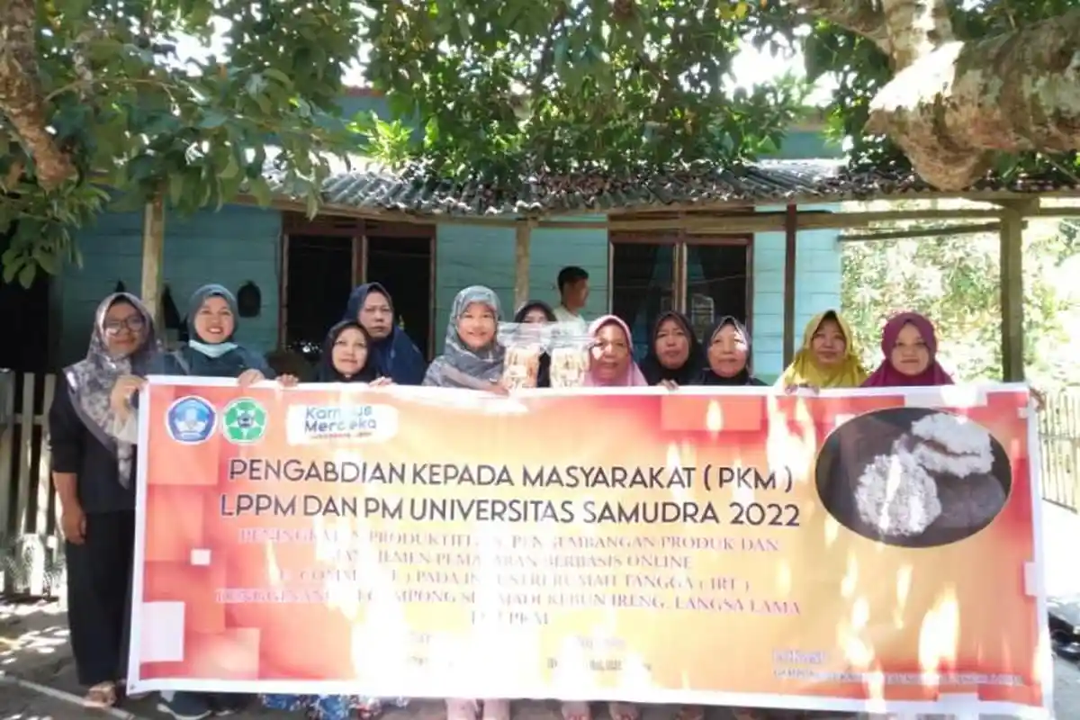 Dosen Unsam Dampingi Pengembangan Produk Industri Rumah Tangga Rengginang di Langsa Lama