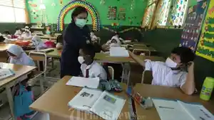 GURU-DI-KELAS-02.jpg