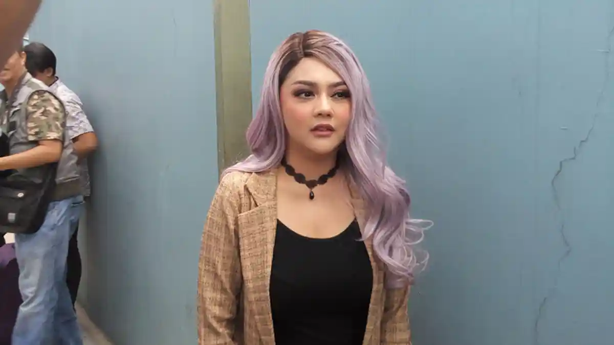 Jenita Janet Rogoh Kocek Puluhan Juta Demi Perawatan Wajahnya