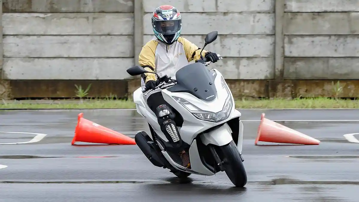 Sering Dianggap Sepele, Begini Teknik Pengereman Motor yang Baik dan Benar