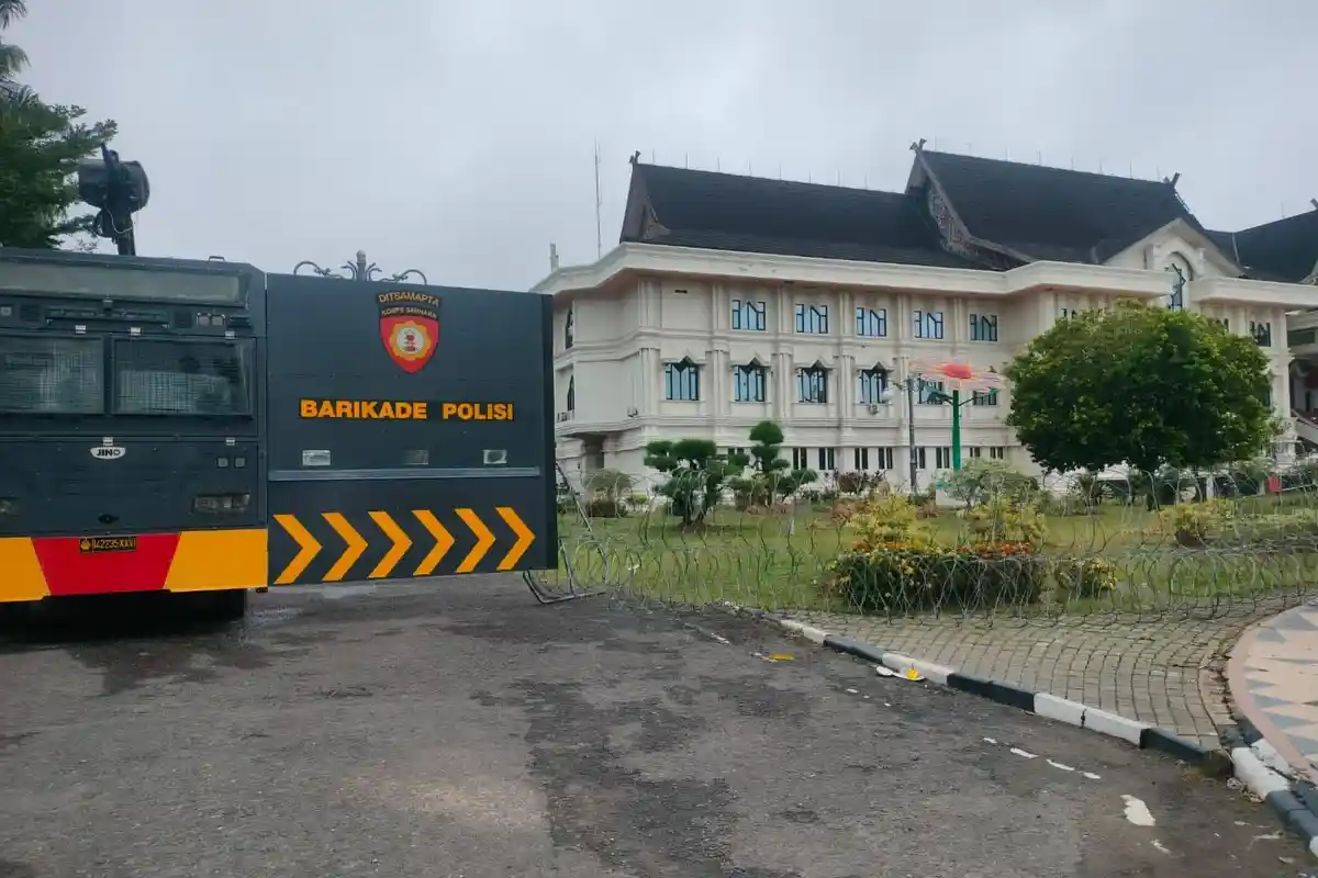 Polisi Perketat Pengamanan di Kantor Gubernur Jambi Usai Aksi Demonstrasi Anarkis