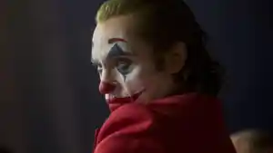 Joaquin-Phoenix-tengah-memerankan-tokoh-Arthur-Fleck-sosok-di-balik-Joker.jpg