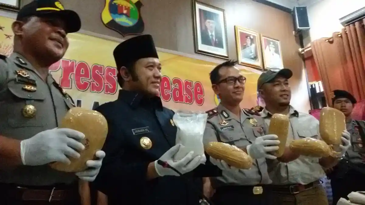 Dari Medan Hendak ke Jakarta, Pria Ini Ditangkap Karena Bawa 2 Kg Sabu