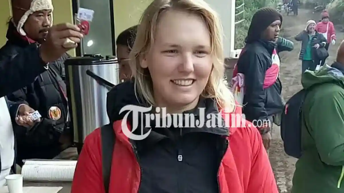 Komunitas Jeep ajak Wisatawan Bersih-bersih Sampah Kawah Ijen Banyuwangi