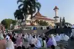 suasana-salat-idul-adha-2023-di-alun-alun-cianju.jpg