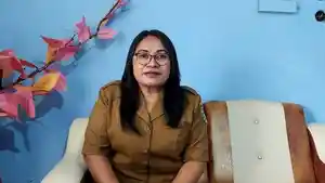 Pelaksana-Tugas-Kabid-Perlindungan-Anak-Dinas-P2KBP3A-Flores-Timur-Fortunaltus-G-Kelen.jpg