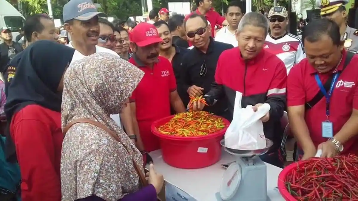 Foto-foto Pasar Murah Cabai TPID di Kota Solo