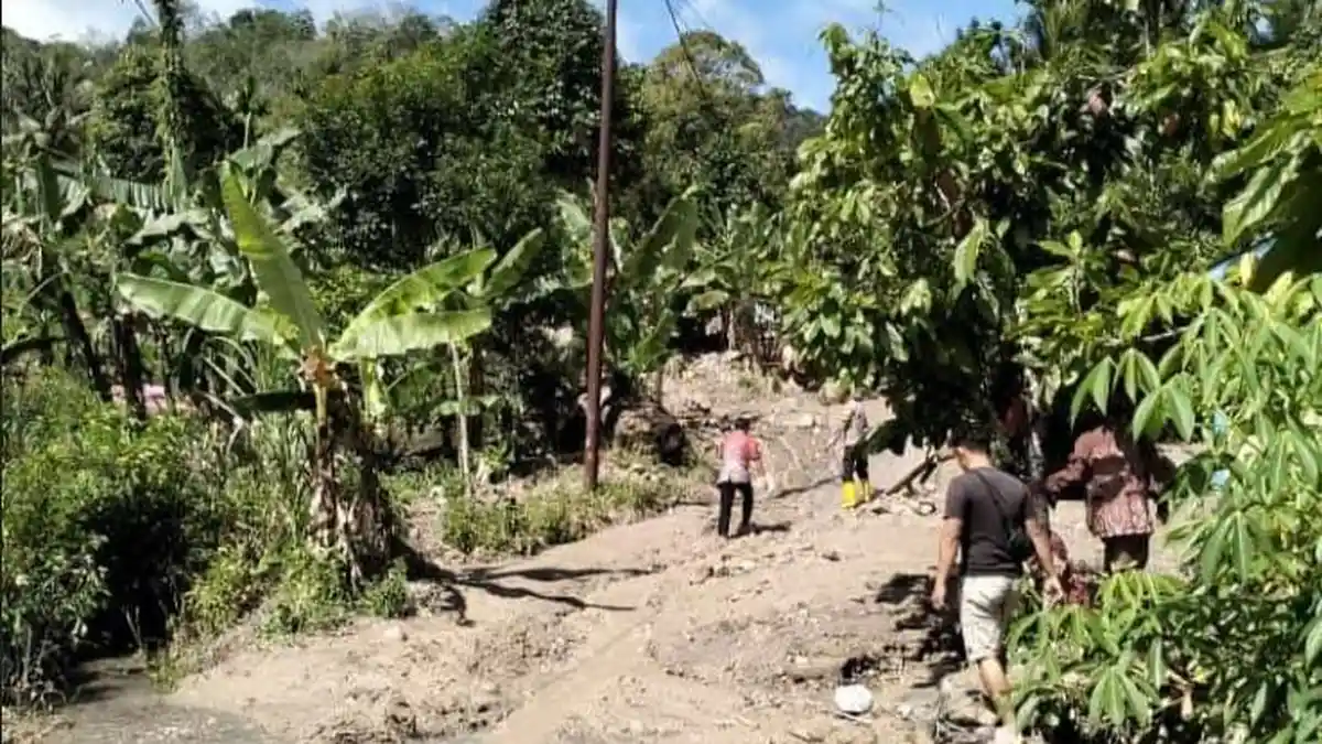 Banjir Bandang Terjang Perkampungan di Taput, 7 Rumah Warga Rusak