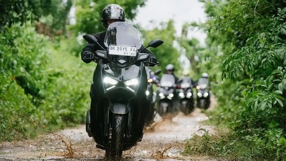 Bikers Wajib Paham, Inilah Tips Berkendara saat Hujan dari Yamaha