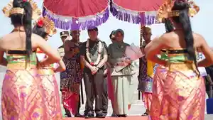 Tradisi-Tepung-Tawar-yang-dilakukan-untuk-menyambut.jpg