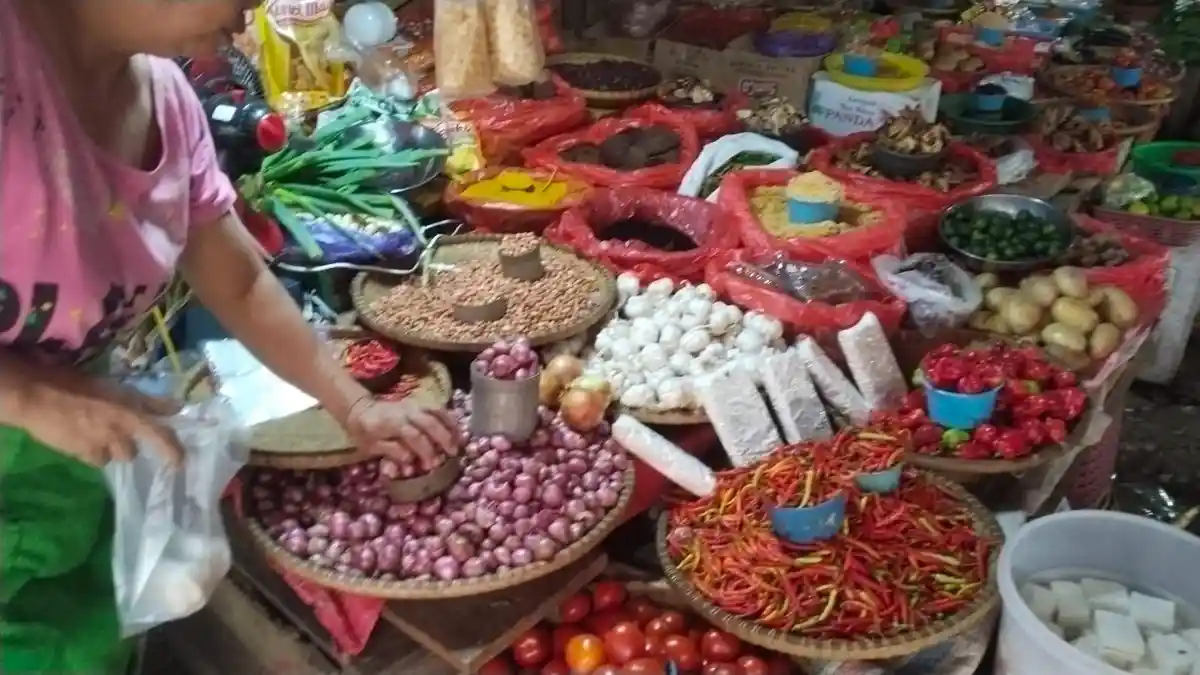 Harga Bahan Pokok di Toraja Utara Relatif Stabil, Cabai Katokkon Tembus Rp 70 Ribu per Kilo