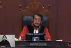 Ketua-MK-Anwar-Usman-saat-mengumumkan-putusan-gugatan.jpg