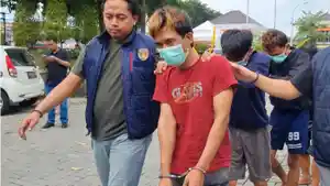 5-Maling-Trafo-PLN-Menyamar-Pakai-Rompi-Petugas-Diringkus-Jual-Hasilnya-Rp-14-Juta-ke-Madura.jpg