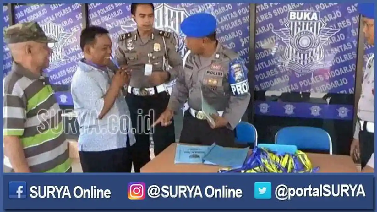 Calo Berlarian ke Rumah Warga Saat Polisi Gelar Razia Berantas Pungli SIM