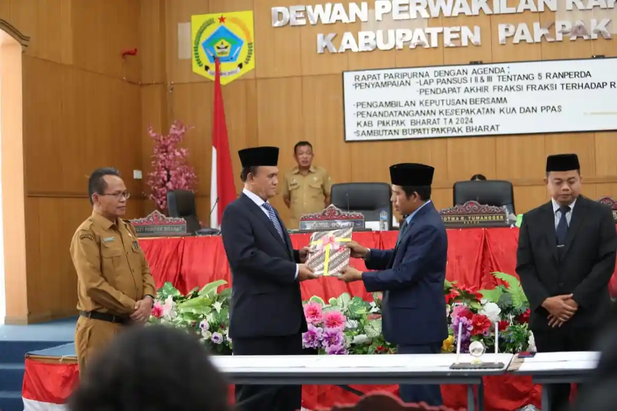 DPRD Pakpak Bharat Sahkan Lima Ranperda Menjadi Peraturan Daerah yang Baru